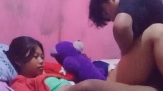 Dek main yuk mumpung mamah ke pasar